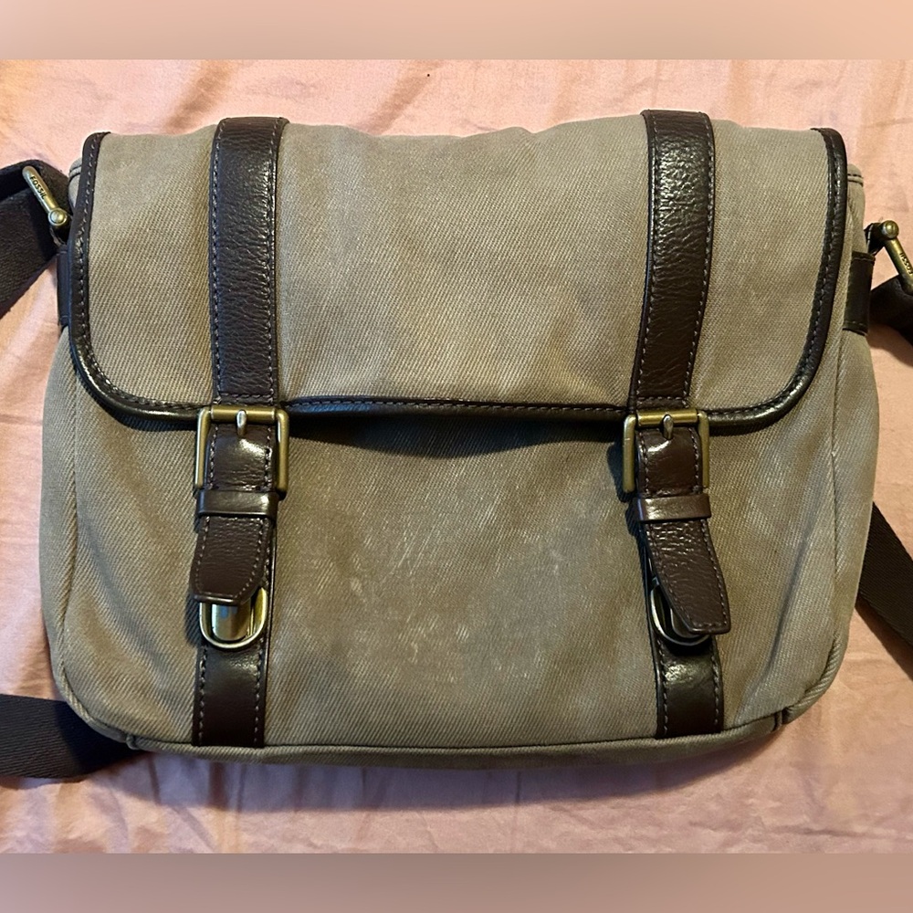 Fossil Messenger Bag